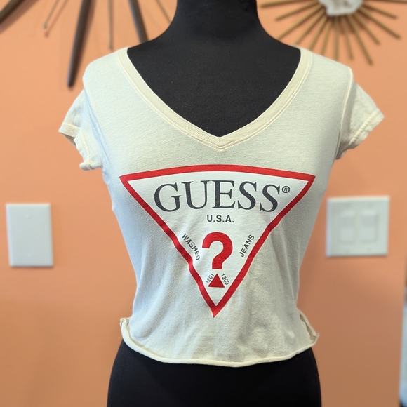 GUESS Women's Cream Logo Top Cut Of Hem Cropped Retro Throwback Tee - Picture 1 of 9
